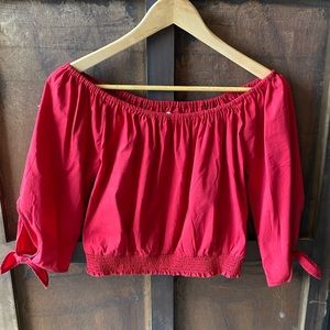 Hollister ‘off the shoulder’ top - worn Once!!